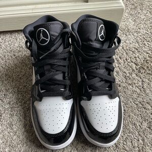 Air Jordan 1 Mid SE “All Star 2021” Carbon Fiber size 6.5Y/8 women